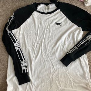 Victoria’s Secret pink long sleeve XS black and white top